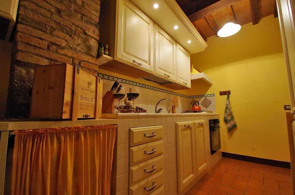 Cottage Le Ginestre Con Piscina In Val D'Orcia Radicofani Exterior photo